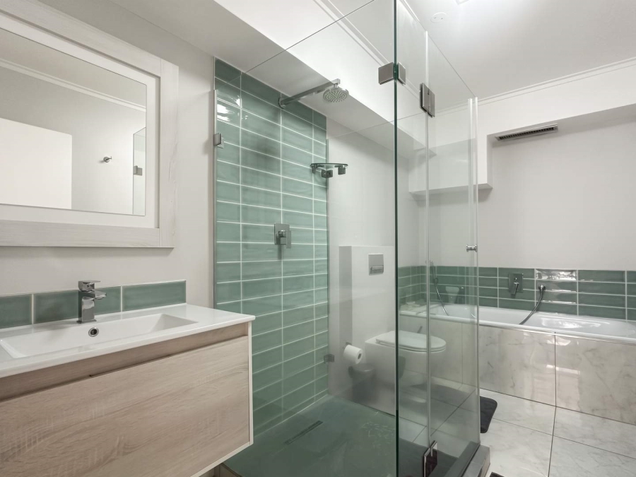 3 Bedroom Property for Sale in Green Point Western Cape